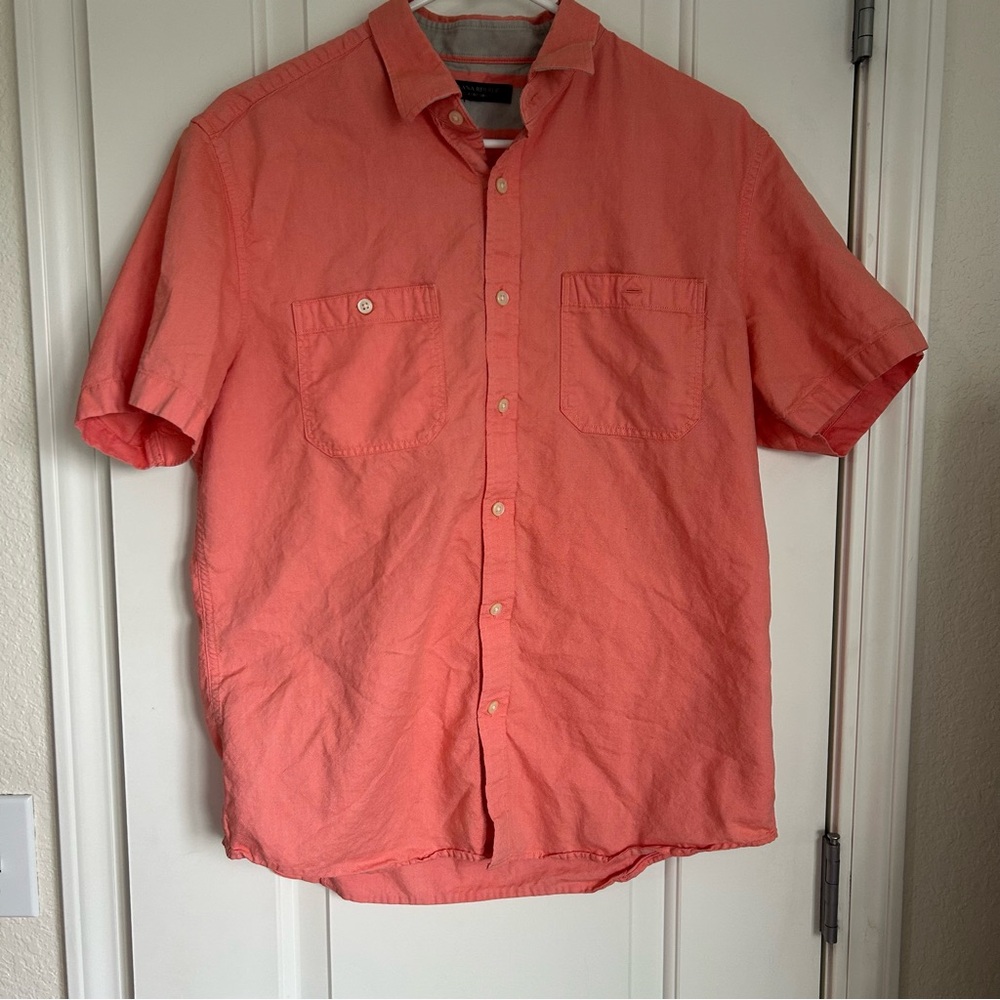 Banana Republic Men’s Coral Button Down Short Sleeve Shirt Coral - Size S